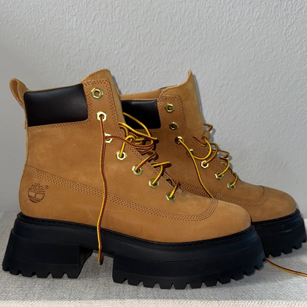 Timberland Women's Tan and Black Combat Boots